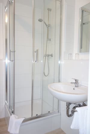 thumbnail: Bathroom shower