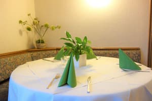 thumbnail: Family dining