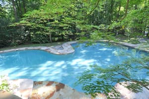 thumbnail: Property grounds