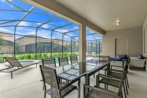 thumbnail: Outdoor dining