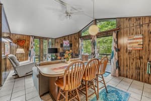 thumbnail: Dining room