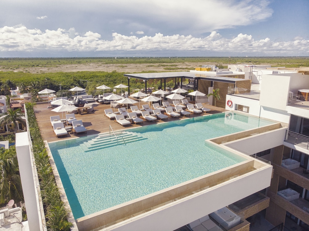 Rooftop pool
