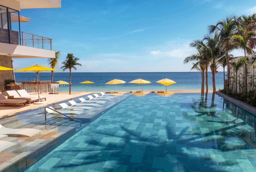 Infinity pool