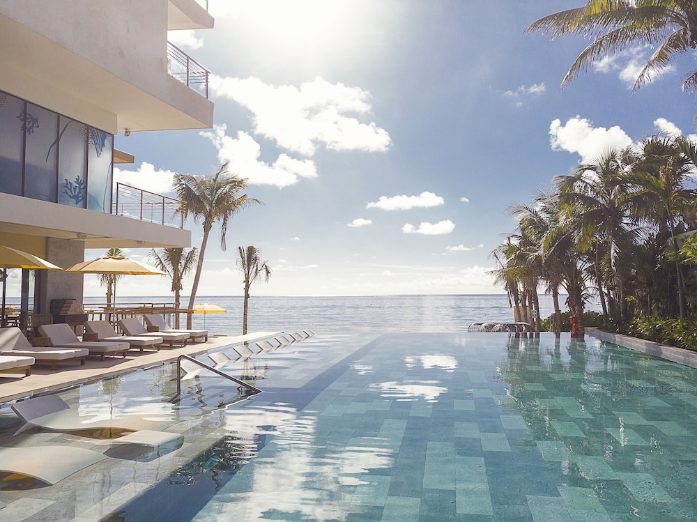 Infinity pool