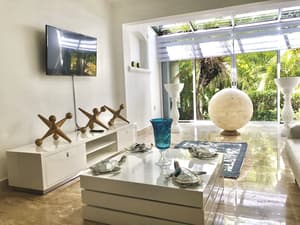 thumbnail: Interior detail