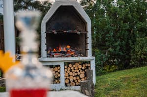 thumbnail: BBQ/picnic area