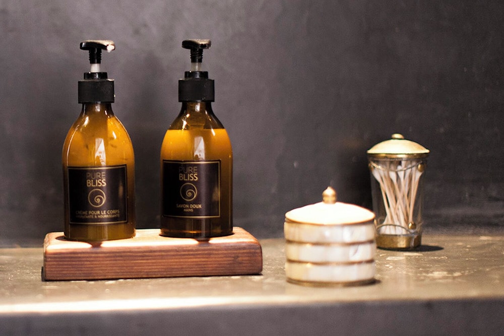 Bathroom amenities