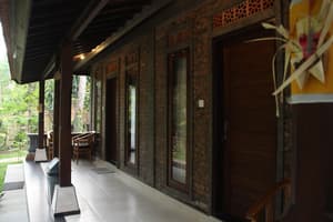 thumbnail: Exterior