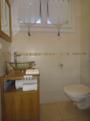 thumbnail: Bathroom sink