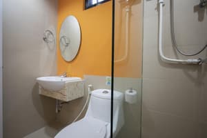 thumbnail: Bathroom