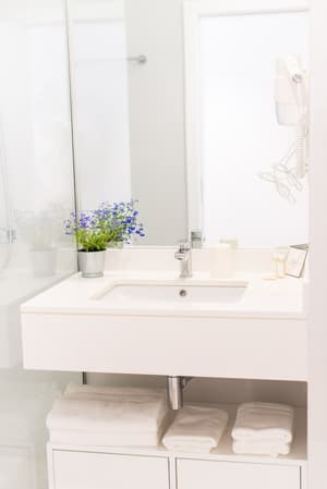 thumbnail: Bathroom sink