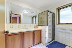 thumbnail: Bathroom shower