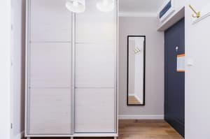thumbnail: Interior detail