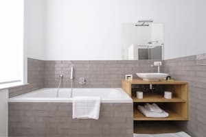 thumbnail: Deep soaking bathtub