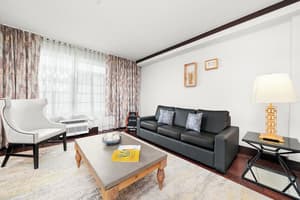 Lincoln Arms Suites