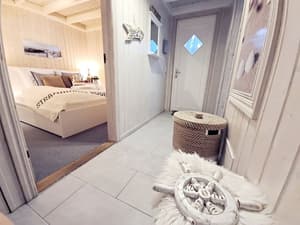 thumbnail: Interior