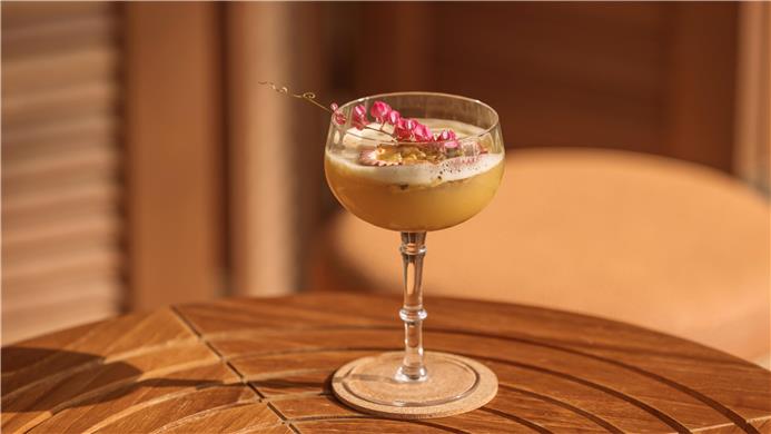 Drink - Alcoholic,On-Site,Meeting Room,Cocktail Seating,Food,Drink