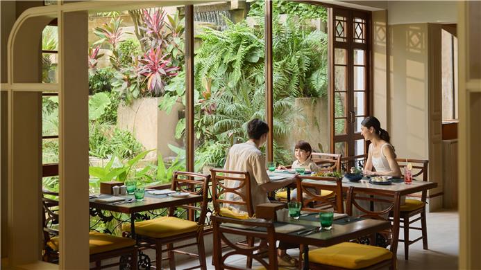 Dining,Dining Area,Café,Restaurant,Architecture,Indoor/Interior,On-Site,Peo