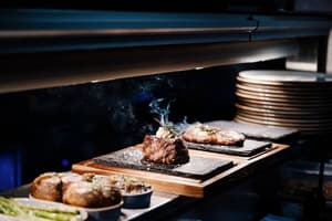 thumbnail: Family dining