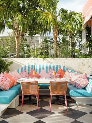 thumbnail: Outdoor dining