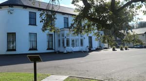 thumbnail: Front of property