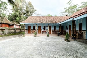 thumbnail: Exterior