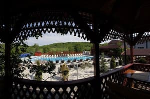 thumbnail: Poolside bar