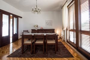 thumbnail: In-room dining