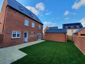 thumbnail: Property grounds