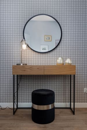 thumbnail: Interior detail