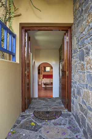 thumbnail: Exterior