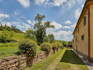 thumbnail: Exterior