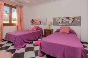 thumbnail: Interior detail