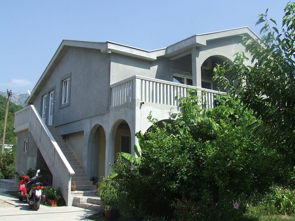 Primary image