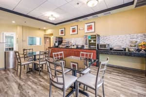 thumbnail: Breakfast area
