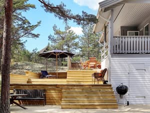 thumbnail: Exterior
