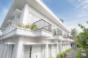 thumbnail: Exterior