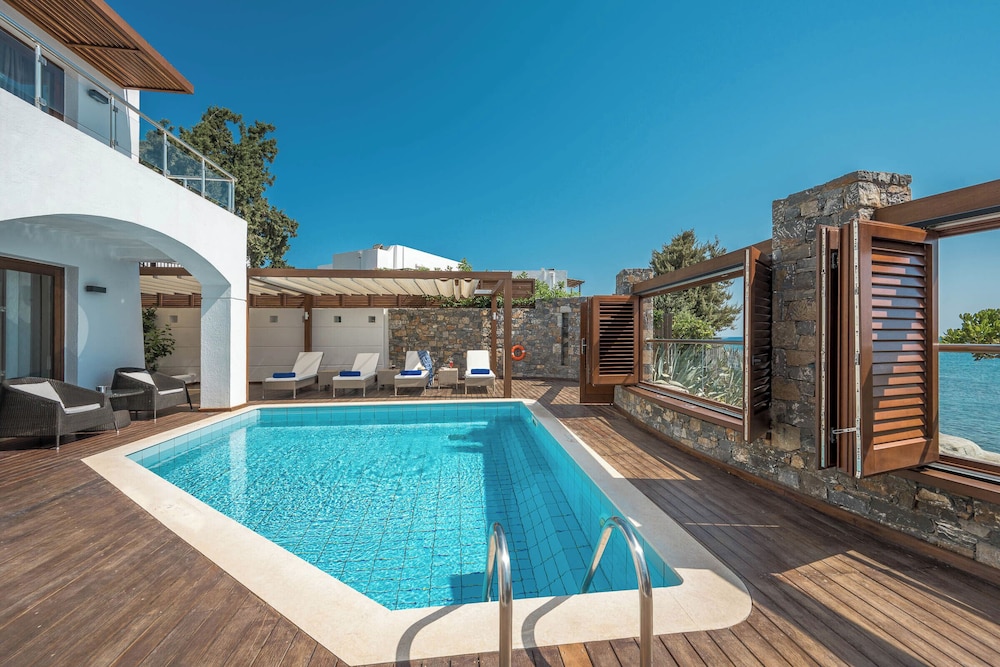 Private pool
