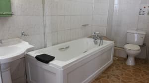 thumbnail: Bathroom amenities