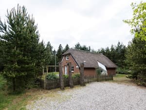thumbnail: Exterior