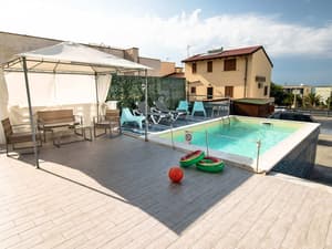 thumbnail: Pool