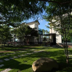 thumbnail: Exterior