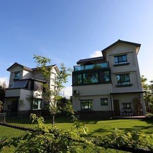 thumbnail: Front of property