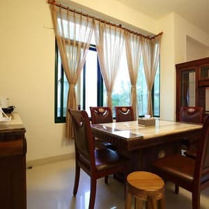 thumbnail: Breakfast area