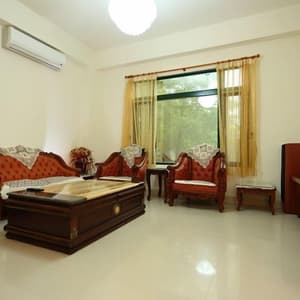 thumbnail: Lobby sitting area
