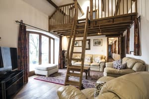 thumbnail: Dining room