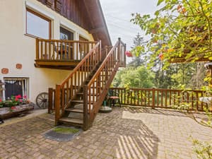 thumbnail: Exterior