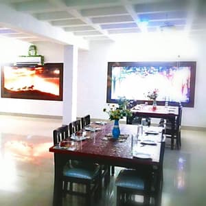 thumbnail: Restaurant