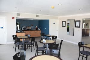 thumbnail: Breakfast area
