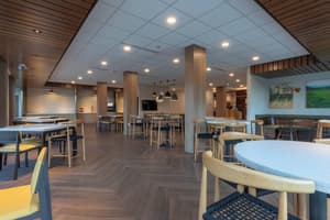 thumbnail: Restaurant